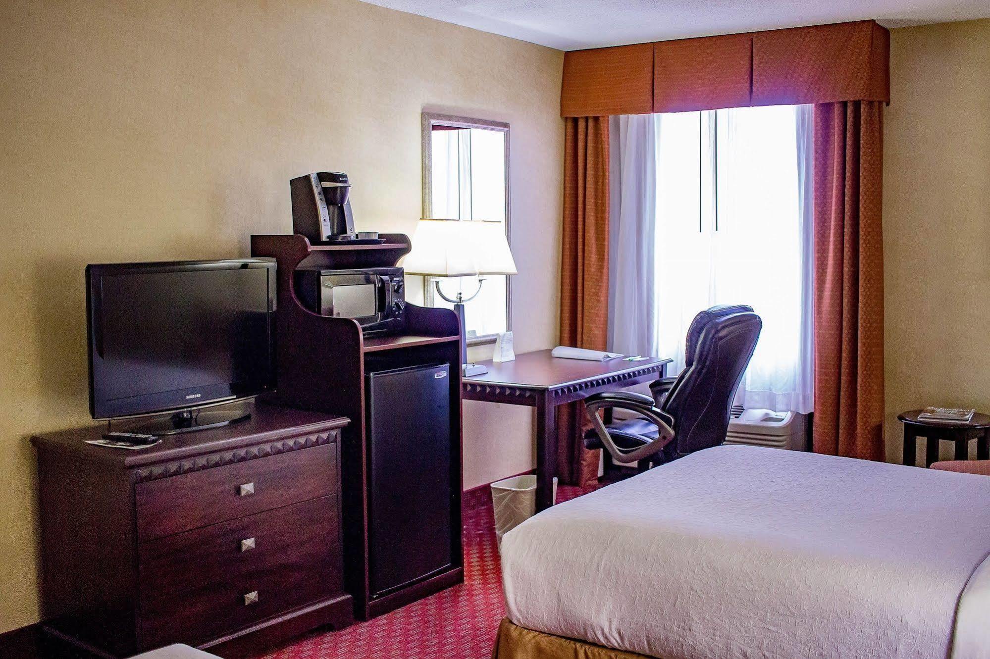 Holiday Inn Roanoke Airport - Conference Ctr By Ihg Екстер'єр фото